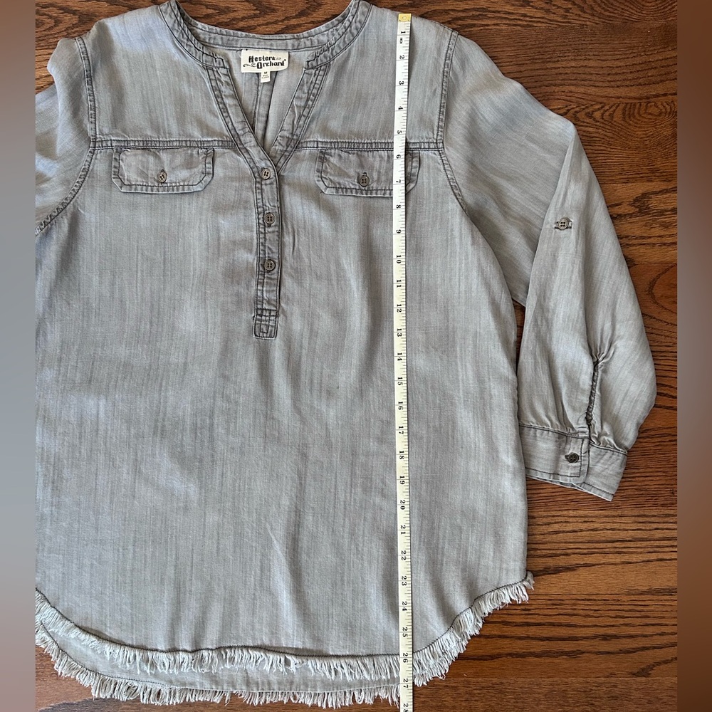 Hester & Orchard Light Gray 1/4 Button Long Sleeve Women’s Shirt - Picture 6 of 9